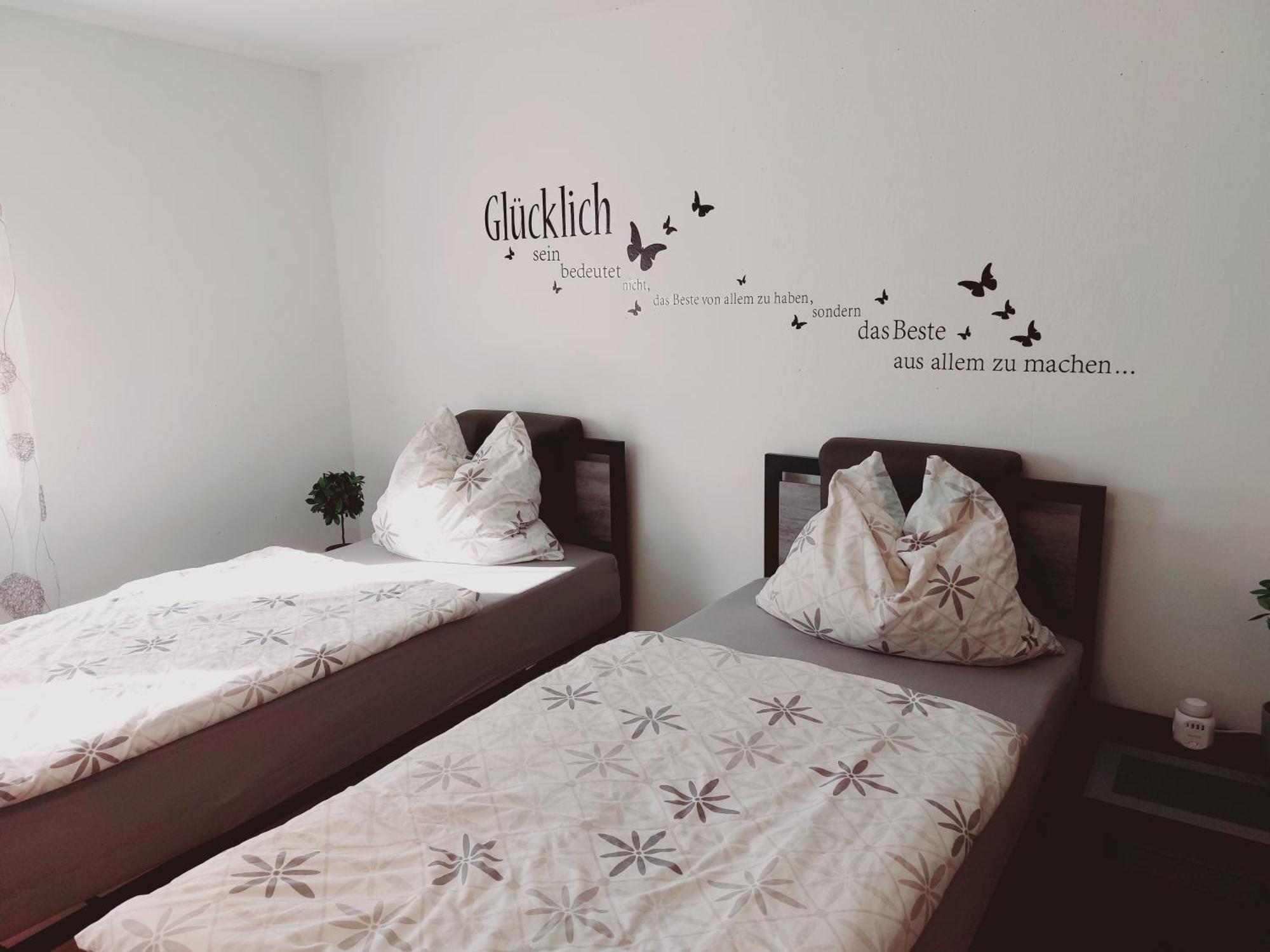 Modernes Souterrain Apartment Black Forest Mit Separatem Eingang Und Kfz-Stellplatz Бад-Дюрхайм Экстерьер фото